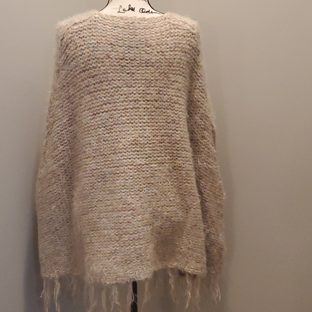 Beautiful shawl - Picture 2 of 6